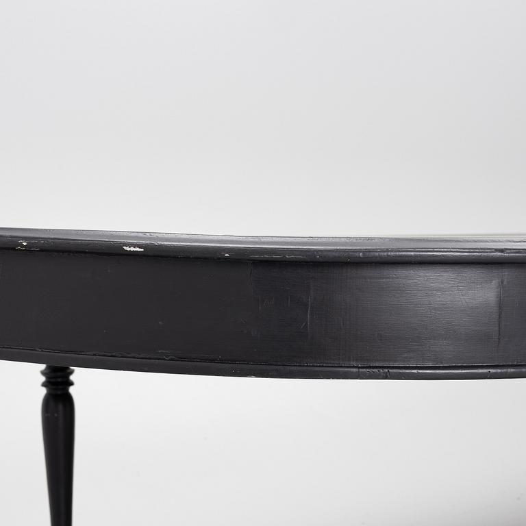 Dining table, second half of the 19th century.