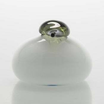 Oiva Toikka, an "Eider" glass bird, signed O. Toikka Nuutajärvi.