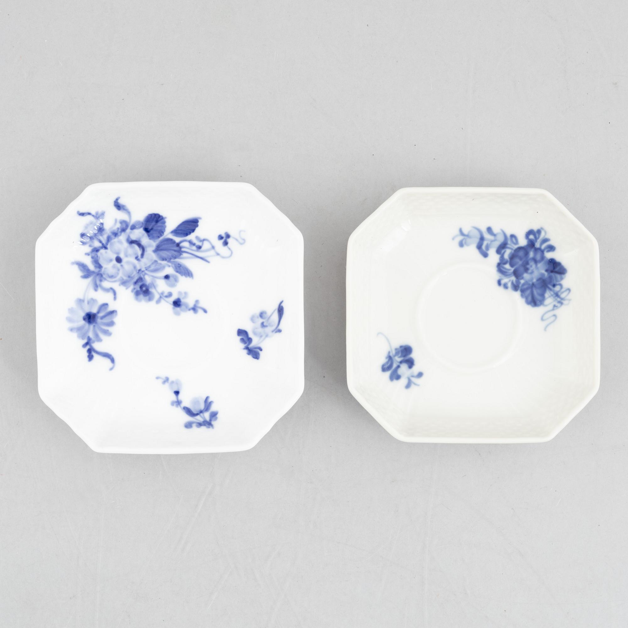 Royal Copenhagen, cremekoppar med lock och fat, 12 st, samt bricka, porslin, "Blå Blomst", Danmark.