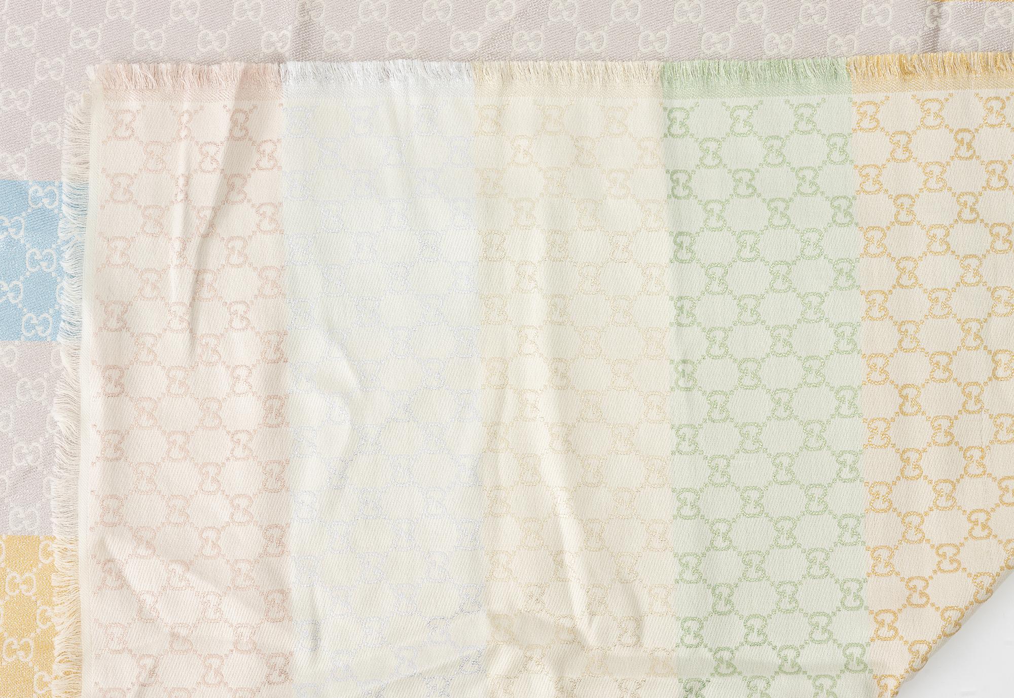 Gucci, Sjal, "Shiny Summer shawl".