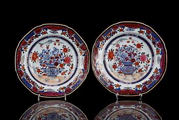 TALLRIKAR, ett par, kompaniporslin, 1700-tal.