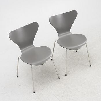 Arne Jacobsen, stolar, ett par, "Sjuan", Fritz Hansen, Danmark.