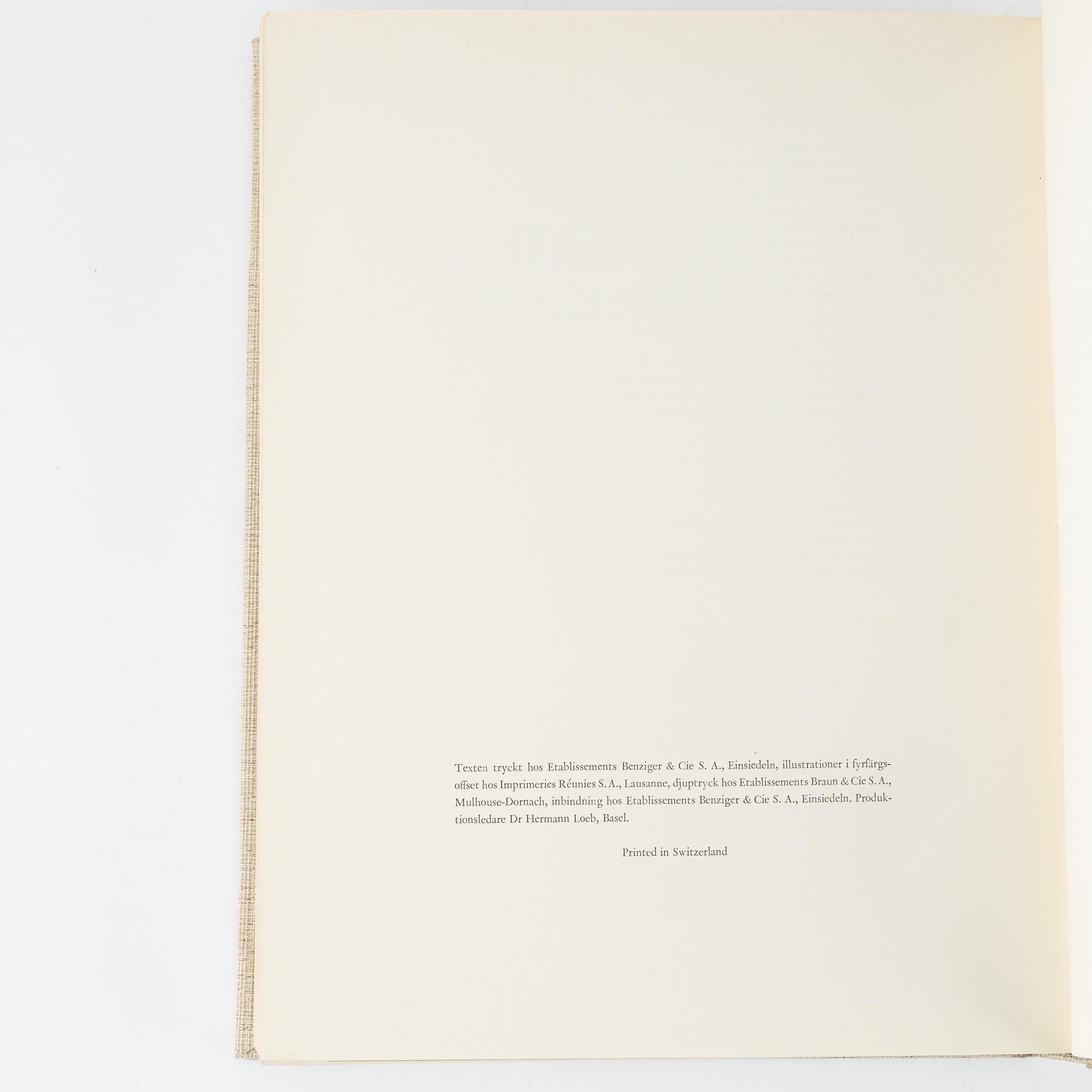 Six book about Chinese porcelain and art.