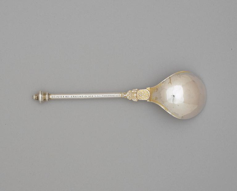 A Baltic late 16th century parcel-gilt spoon, marks of Thomas Smolde, Riga (1580-1602).