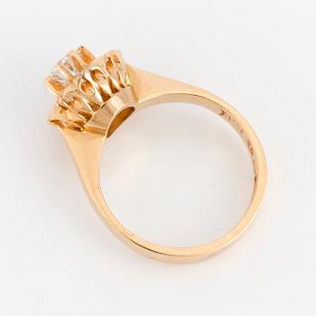 CARMOSÈRING, 18K guld och diamanter.