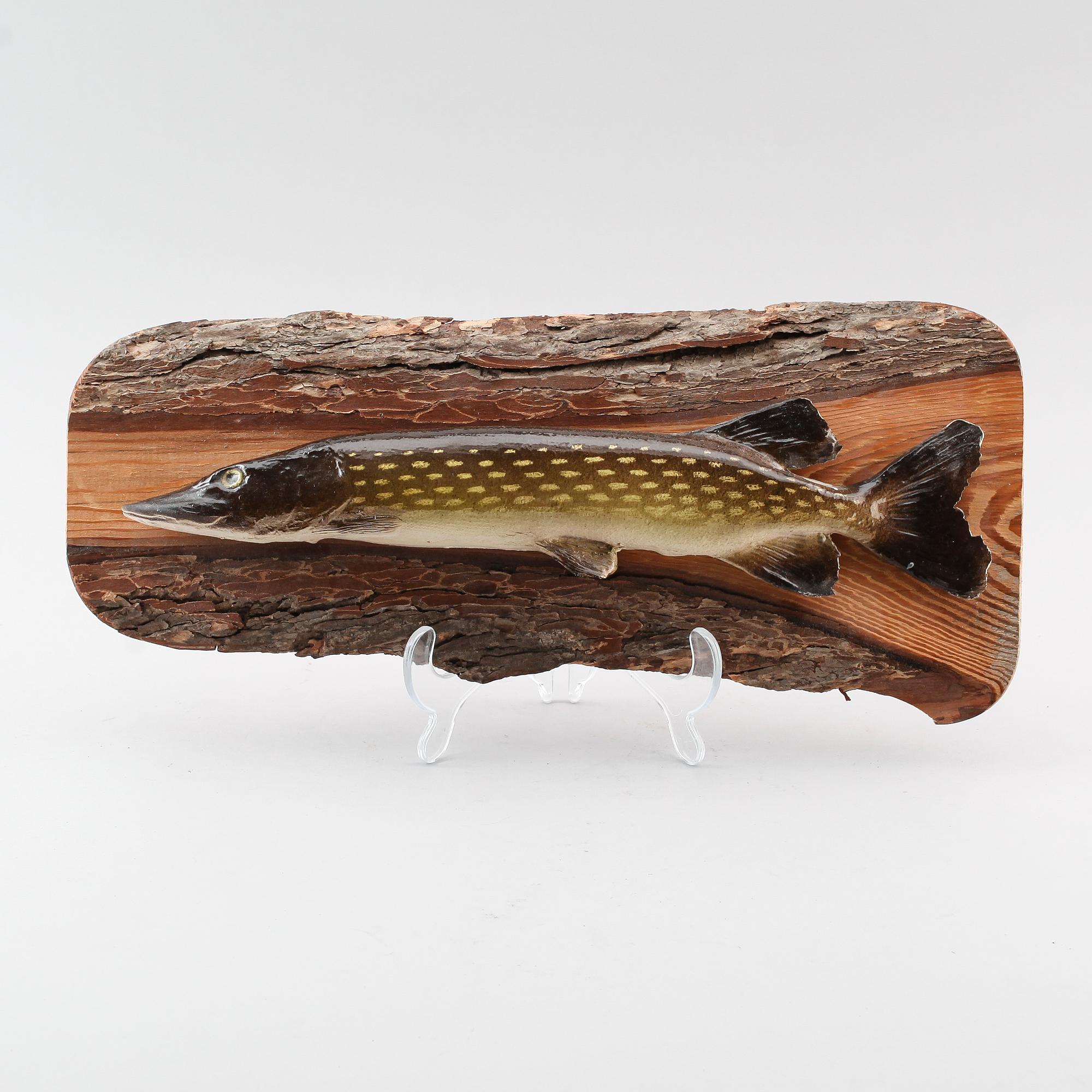 VÄGGRELIEF, porslin och trä, daterad -95.