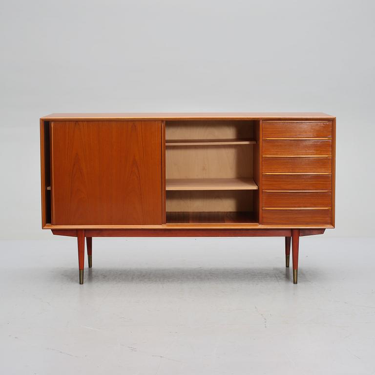 SIDEBOARD, 1900-talets mitt.