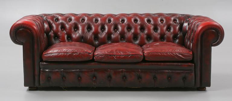 SOFFA, Chesterfieldmodell, England, 1900-talets andra hälft.