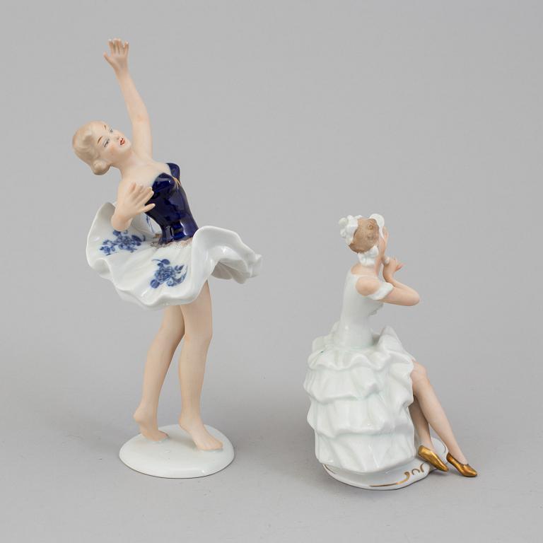 Two German Wallendorf porcelain figurines, first half of the 20th century.