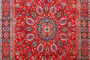 A Keshan carpet, c. 355 x 245 cm.