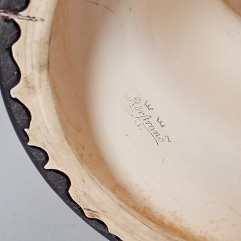 PIEDESTAL samt YTTERFODER, majolika, Rörstrand, efter 1883.