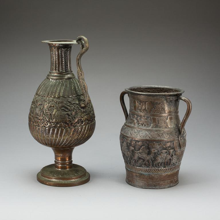 PARTI ORIENTALISKA FÖREMÅL, 4 st, orientaliskt. 1900-tal.