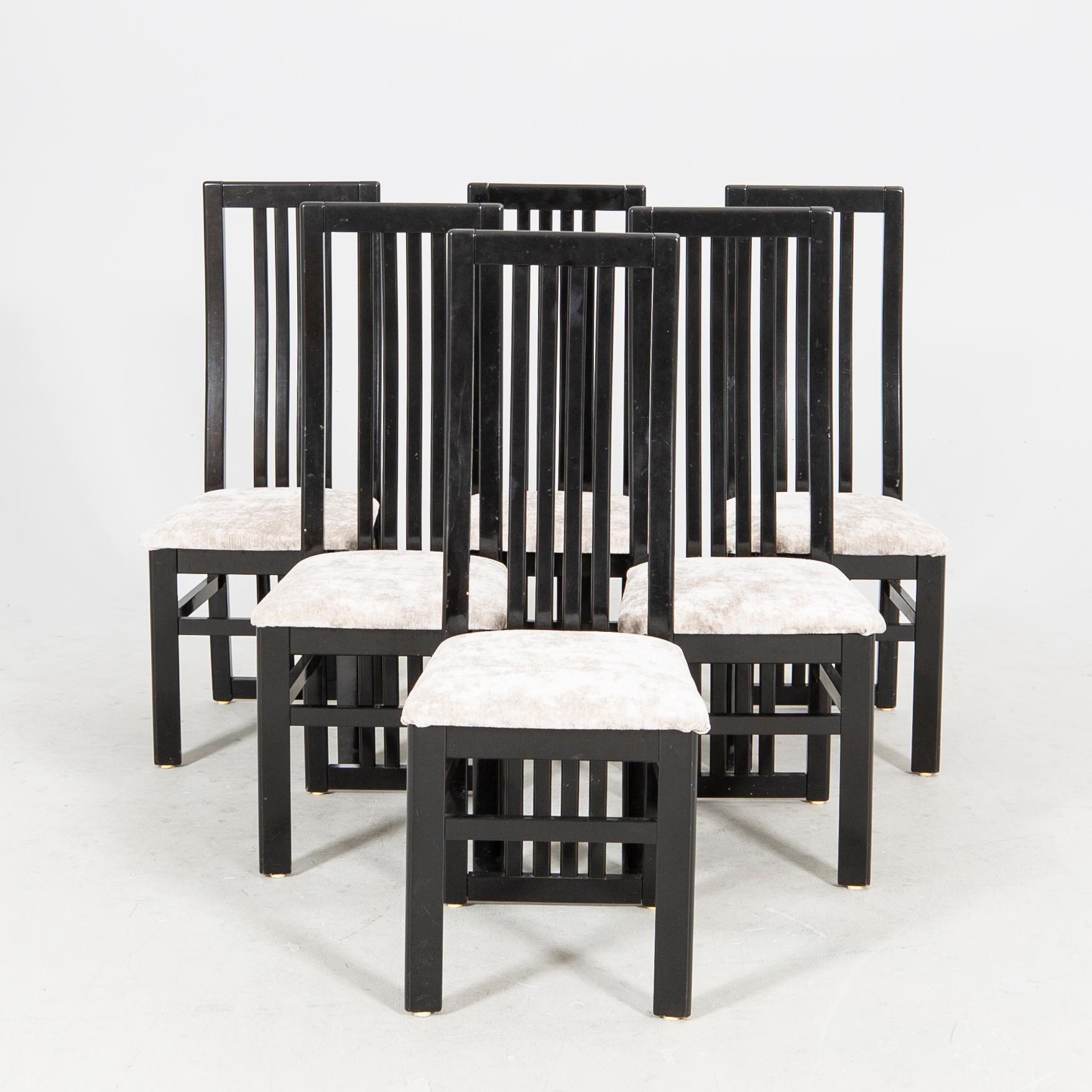 A set of six Italiena 1980s Tonon chairs.