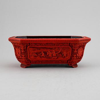 An octagonal flower pot, China, presumably early 20th Centruy.