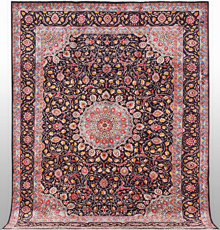 A carpet, Kashan, ca 354 x 242 cm.