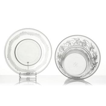 Simon Gate, an engraved glass bowl with plate, Orrefors 1930, model 122.