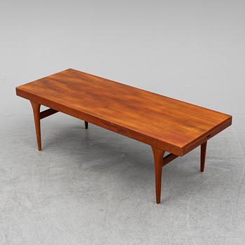 JOHANNES ANDERSEN, a teak veneered coffee table from CFC, Silkeborg, Denmark, 1950's/60's.