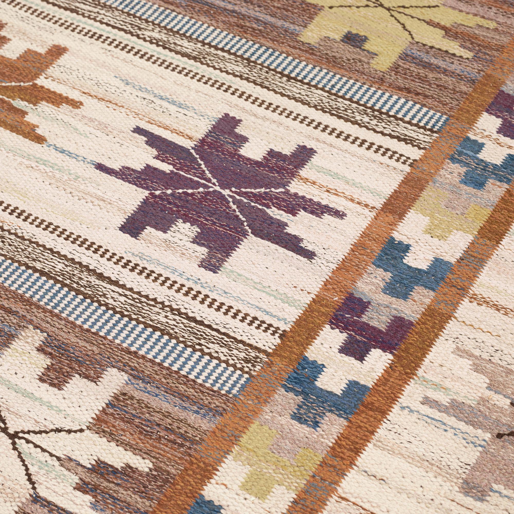 CARPET. "Höstmattan". Flat weave. 305,5 x 201,5 cm. Signed AB MMF.