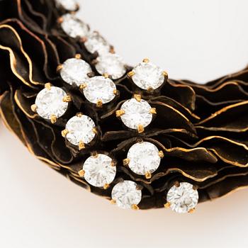 Hänge/brosch Flavio Ricci  18K guld med runda briljantslipade diamanter.