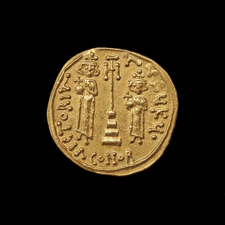 ANTIKT MYNT. Bysantinska riket.  Constans II  641-668. Solidus. Konstantinopel. Guld 4,28 g.