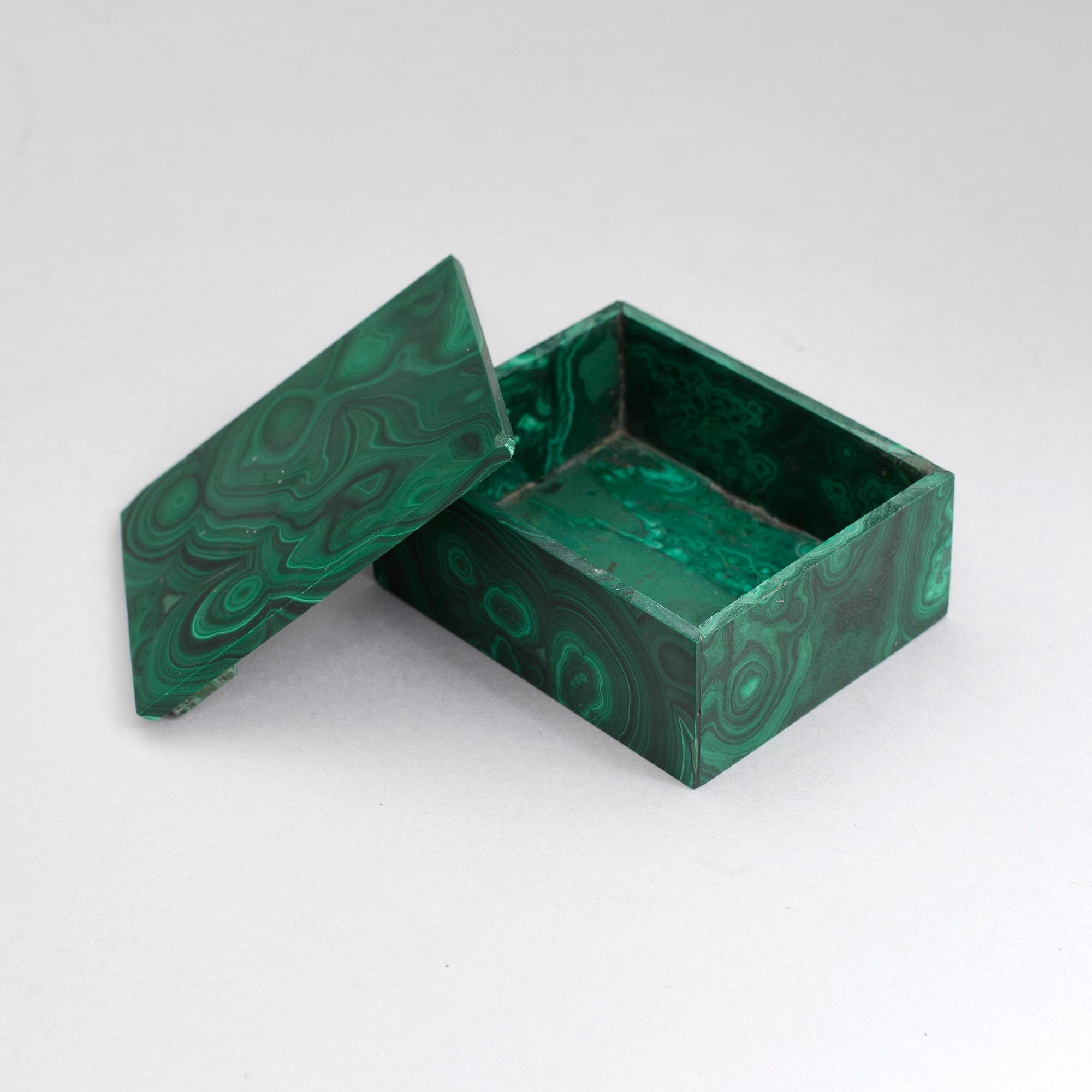 A malachite box, 20th Century.