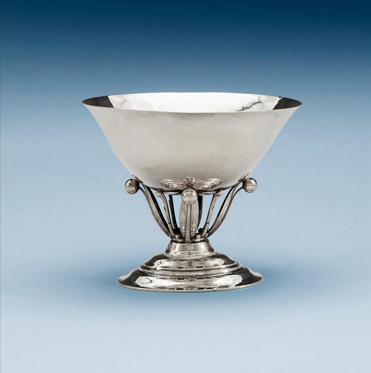 A Johan Rohde 830/1000 bowl, by Georg Jensen, Copenhagen 1918.