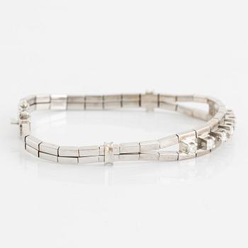 Bracelet, white gold with brilliant-cut diamonds.