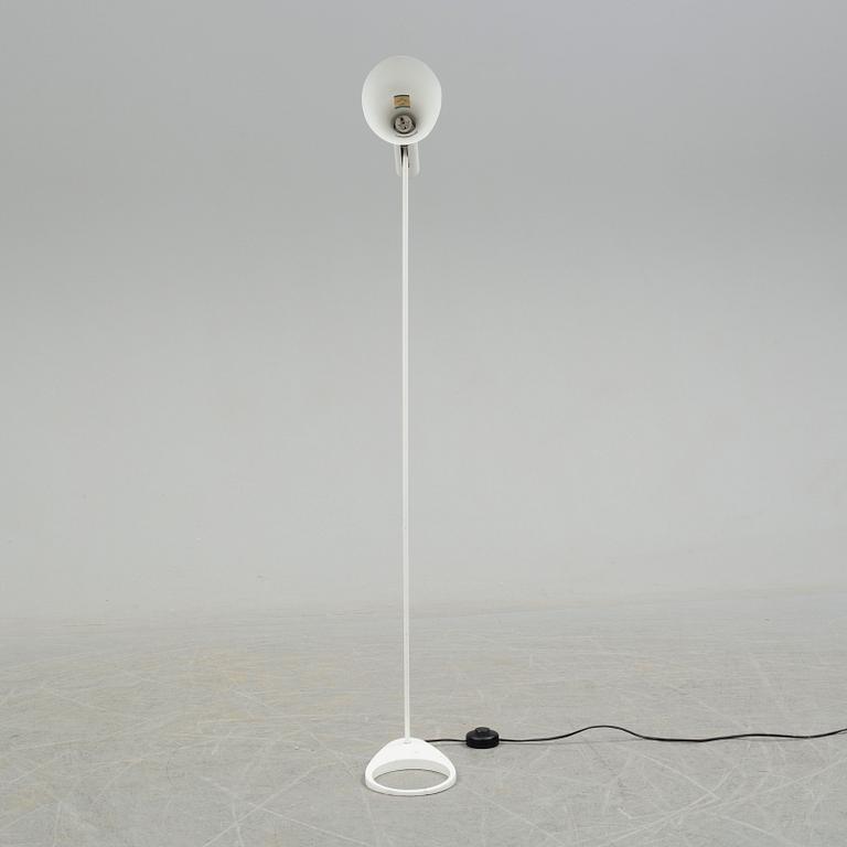 ARNE JACOBSEN, golvlampa, "AJ", Louis Poulsen, Danmark.