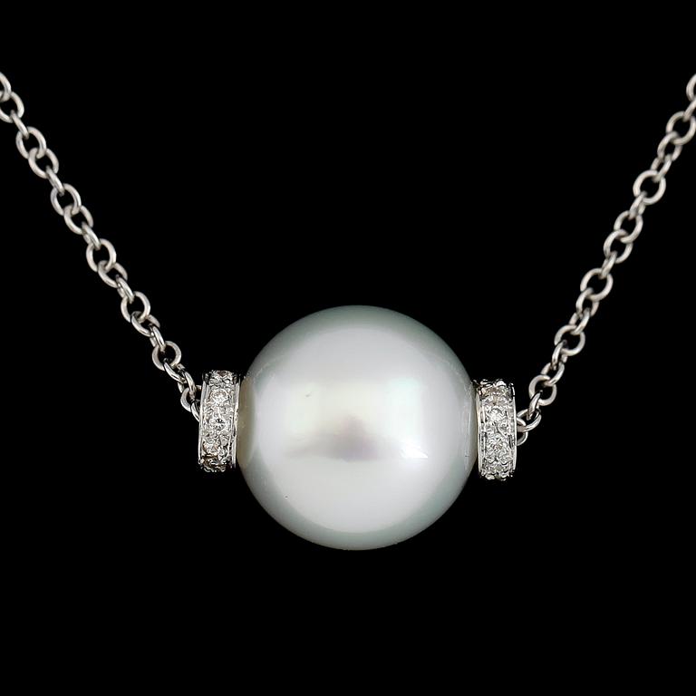 COLLIER MED PÄRLA, 18K vitguld, diamanter tot ca 0.10 ct. South Seapärla.
