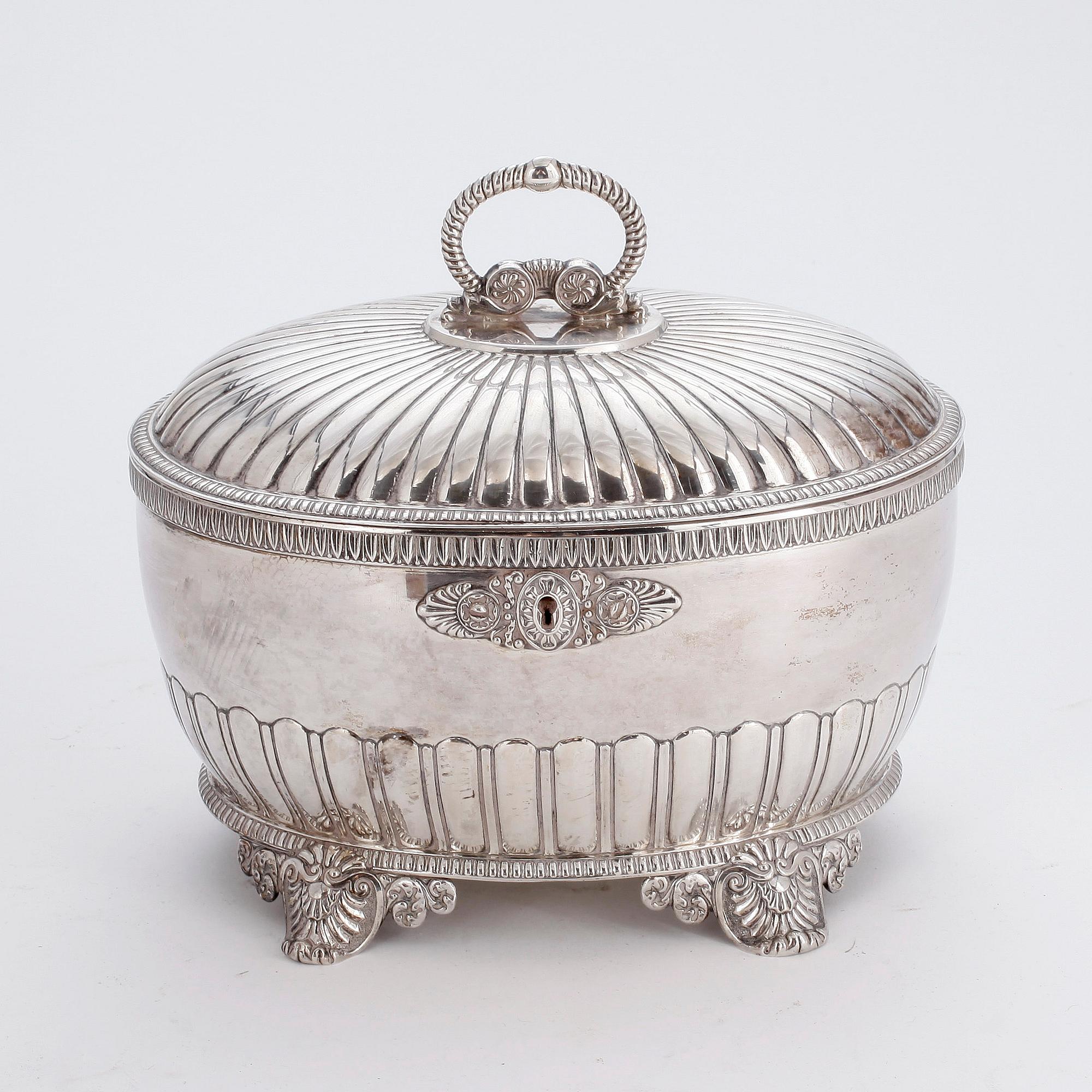 SOCKERSKRIN, silver, empire, Adolf Zethelius, Stockholm, 1828. Vikt 704 gram.