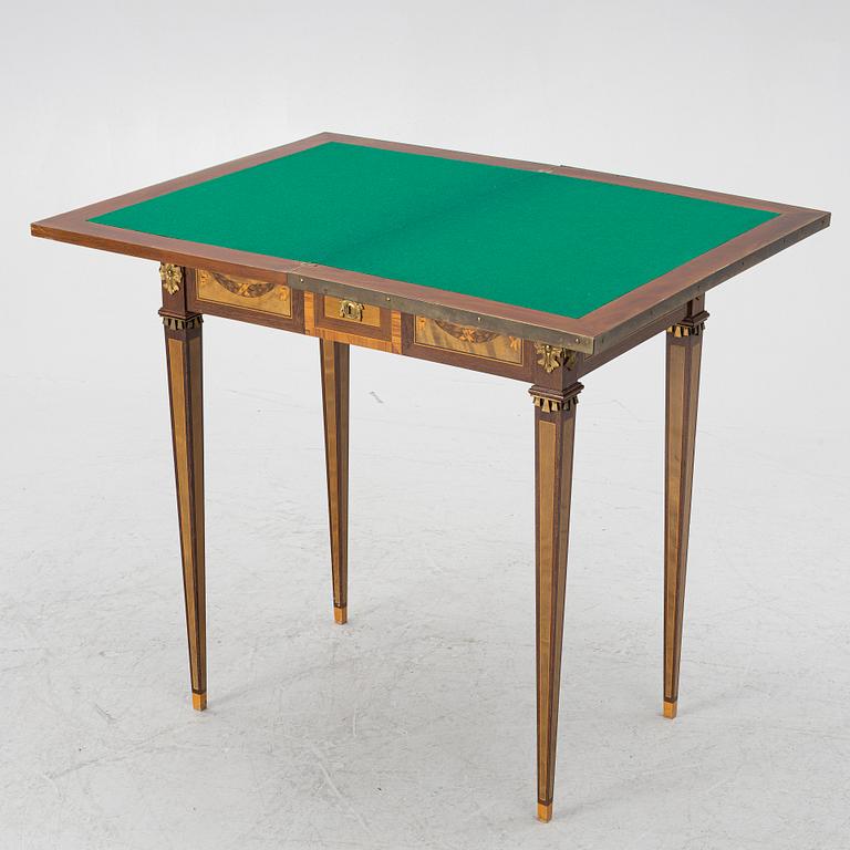 Damarbetsbord/spelbord, gustaviansk stil, 1900-talets första hälft.