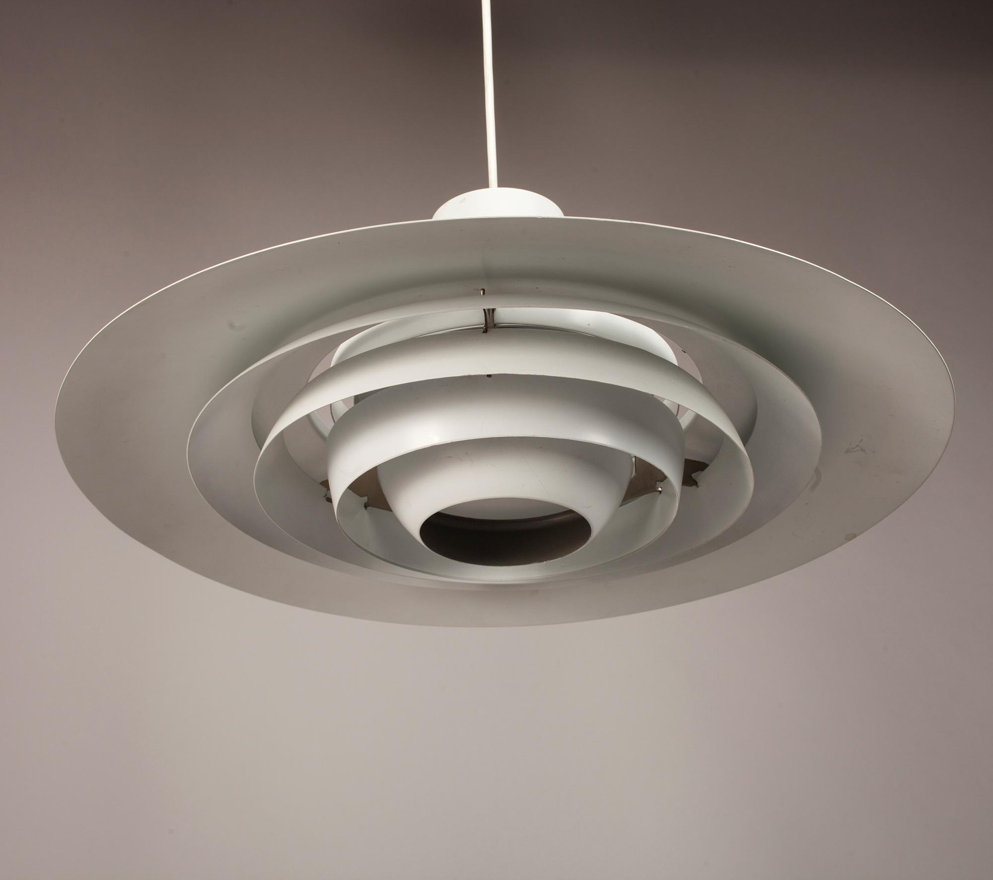 TAKLAMPA, Preben Fabricius och Jörgen Kastholm, Nordisk Solar Company. Tot. höjd ca 60 cm.