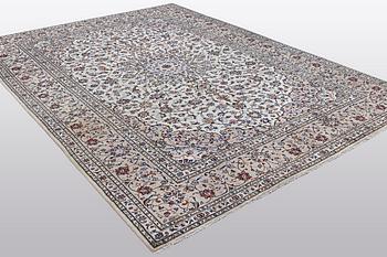 A carpet, Kashan, ca 344 x 245 cm.