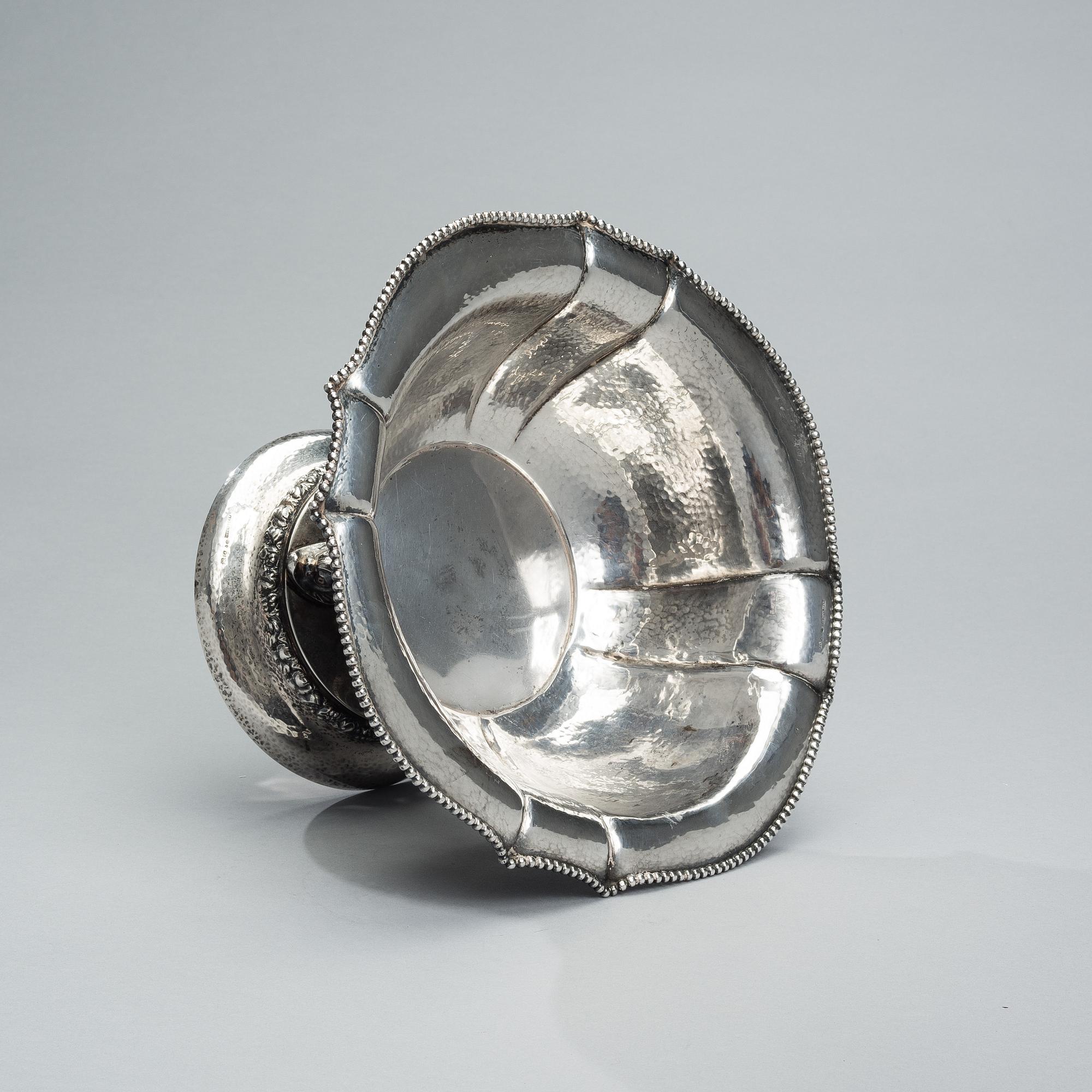 SKÅL, silver, nyklassicism, Axel Larson, Helsingborg 1924. Vikt 868 g.