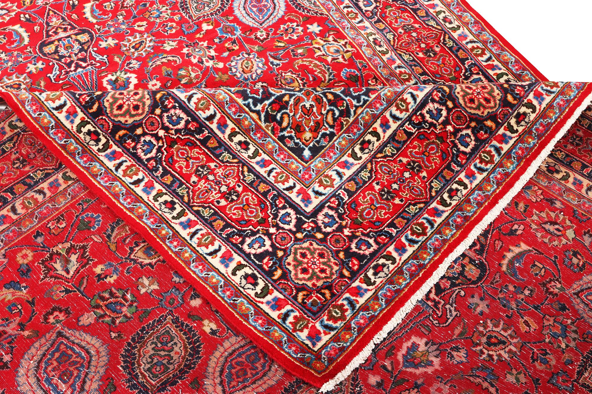 A Keshan carpet, c. 355 x 245 cm.