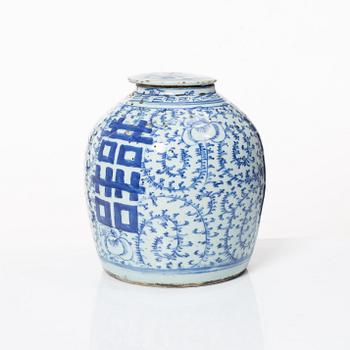 Bojan med lock, porslin, Kina, 1800-tal.