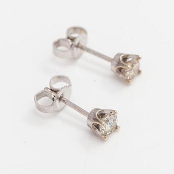 Korvakorut, briljanttihiotut timantit yhteensä noin 0,40 ct, 14K valkokultaa.