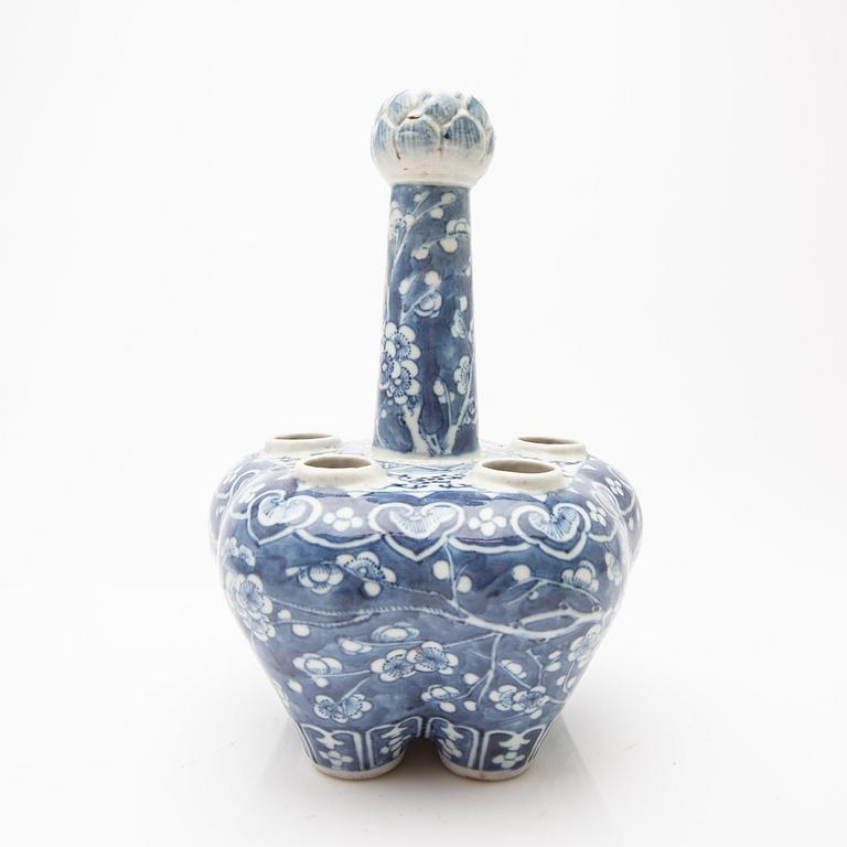 Vases, 2 pcs, China, 19th century.