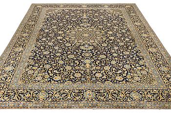 A Kashan carpet, c. 420 x 309 cm.