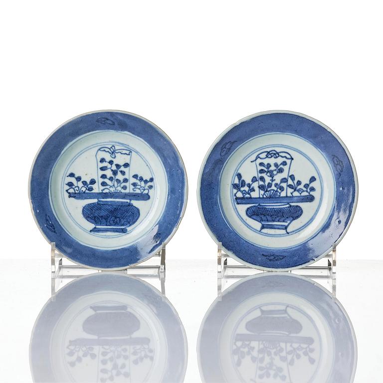 Fat, 10 stycken, porslin. Qingdynastin, 1700-tal.