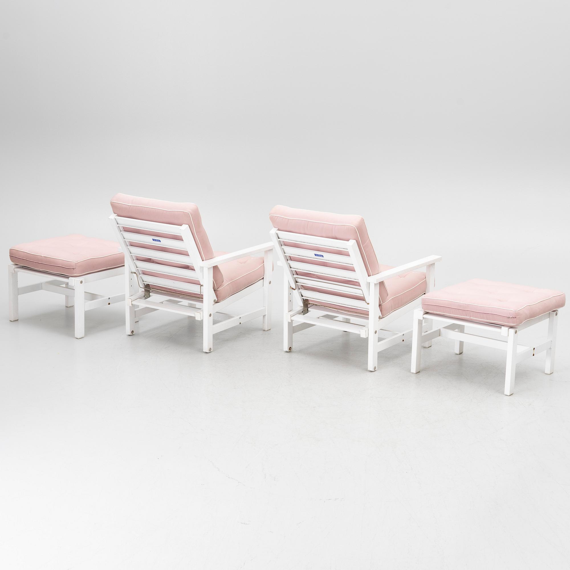 Elsa Stackelberg, A pair of armchairs, with footstools, Fri Form, contemporary.