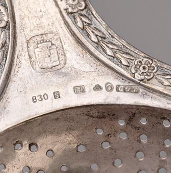 PARTI SILVER, 15 delar, bl a en kniv Georg Jensen, Danmark, 1900-talets första hälft. Totalvikt ca 330 gram.