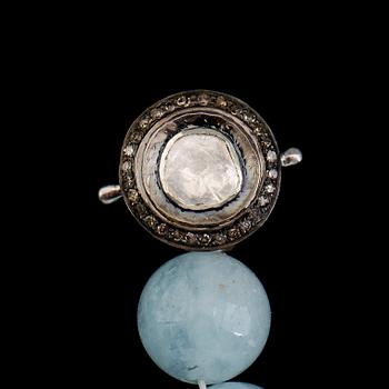 COLLIER, guld och silver, opaka akvamariner, rosenslipade diamanter tot 1.35 ct.