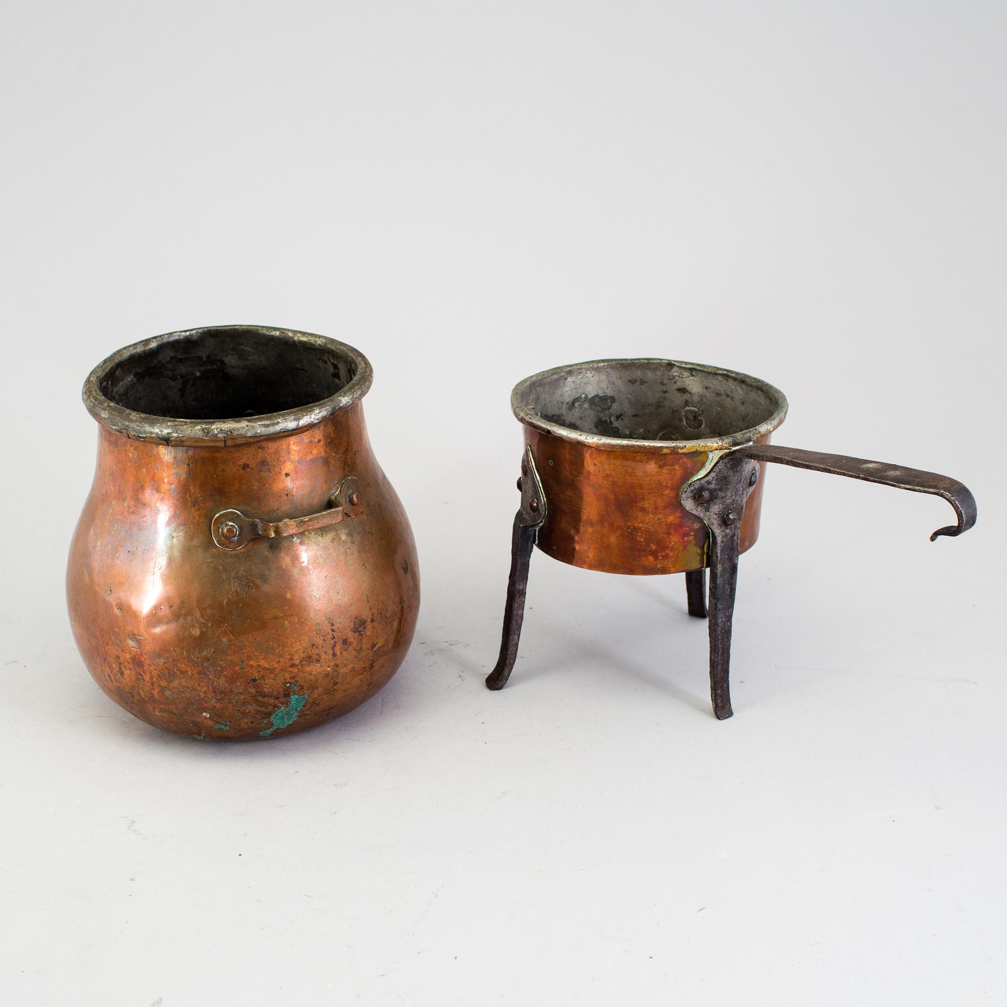 THREE 19TH CENTURY COPPER KITCHEN UTENSILS.