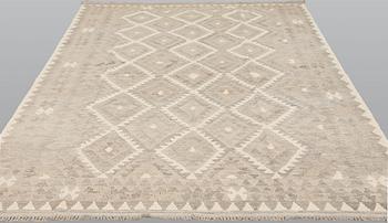 A Kelim carpet, 222 x 163 cm.