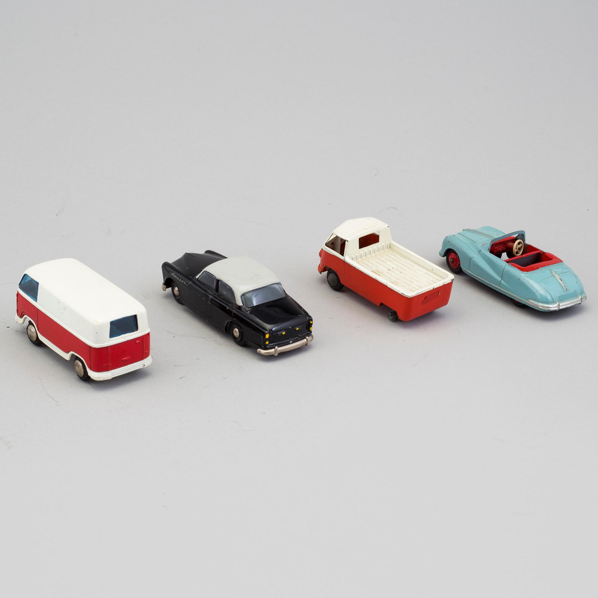 MODELLBILAR, 17 st, Dinky toys och Tekno, England, Danmark 1950-/60-tal.