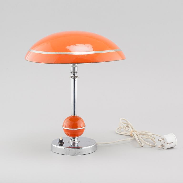 A table lamp from the first half of the 20th century.