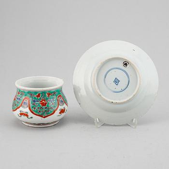 A famille verte censer and dish, Qing dynasty, Kangxi (1662-1722).