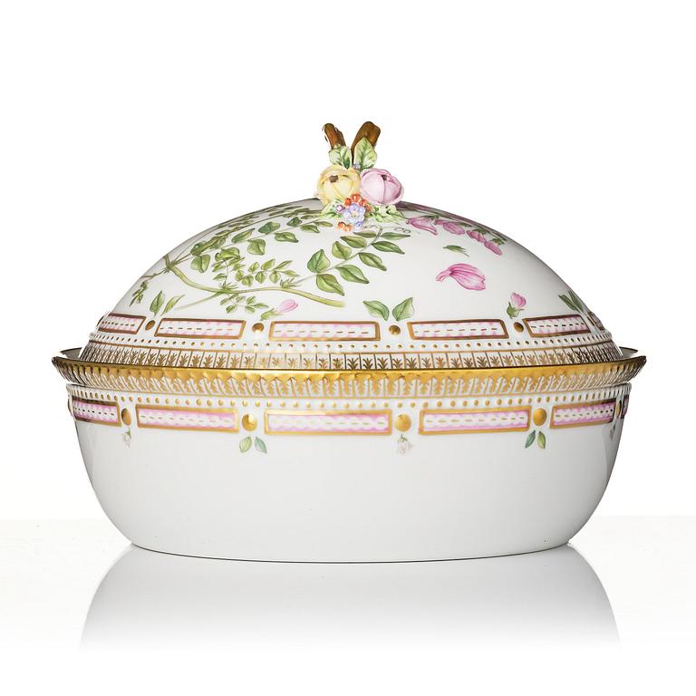 A Royal Copenhagen 'Flora Danica' vegetable tureen with cover, Denmark, 20th century.