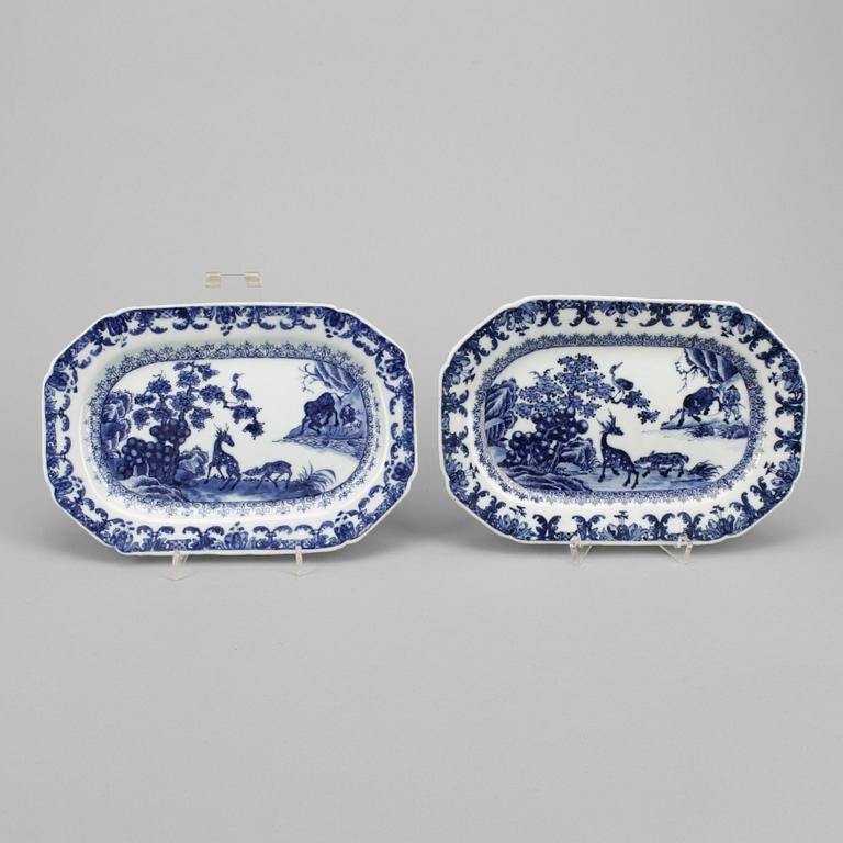 STEKFAT, 5 st. Porslin, Qing dynastin, Qianlong (1736-95).